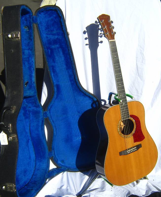 lot 622 image: SL Mossman Handmade Dreadnought Model 76-3998 Guitar and Case