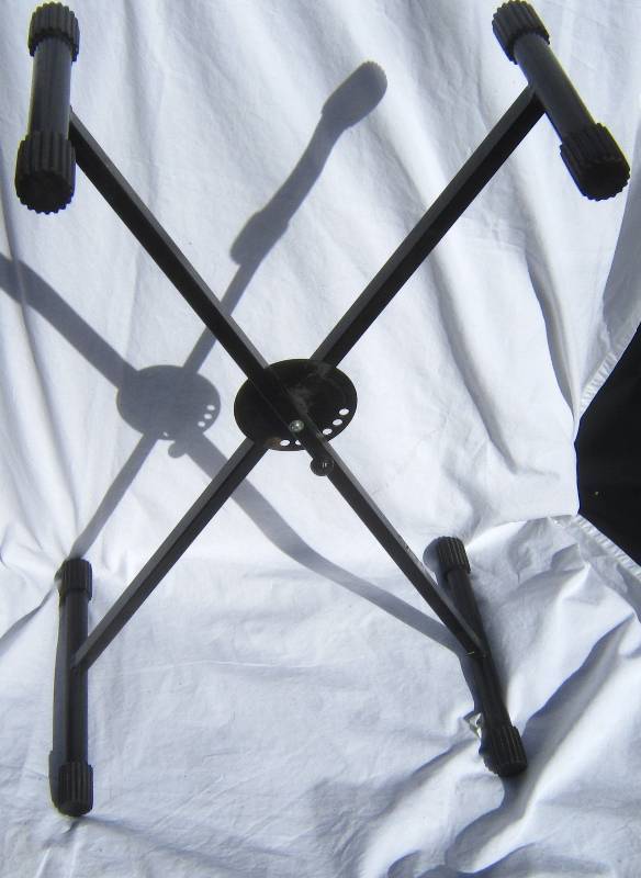 lot 638 image: Quik-Lok Adjustable Keyboard Stand.