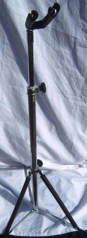 lot 641 image: Hamilton Metal Collapsible Guitar Stand.