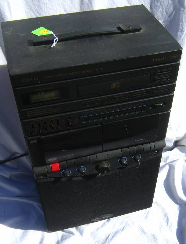 lot 649 image: Compact Disc  Graphic Karaoke System