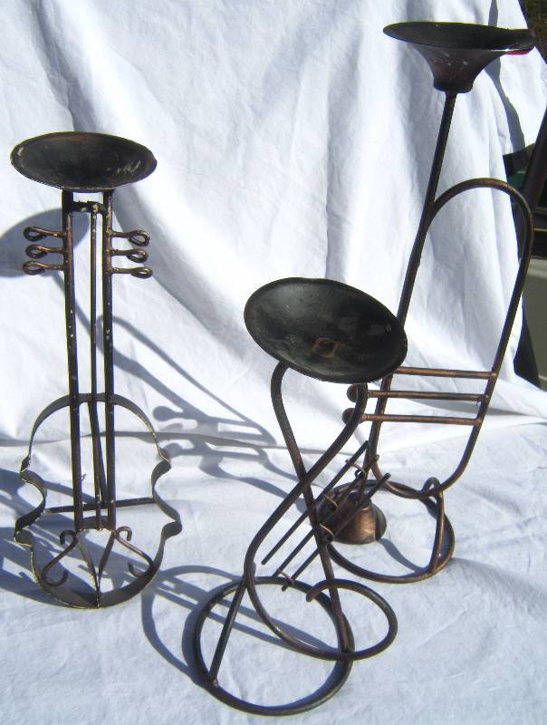 lot 674 image: Set of 3 Music Candle Holders.