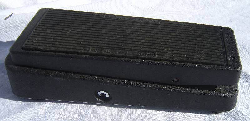 lot 680 image: Dunlop High Gain Volume Pedal