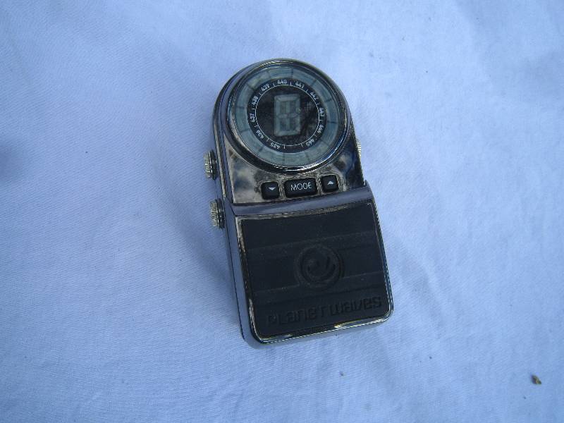 lot 696 image: Planet Waves J.P. Daddario Strobe Guitar Pedal Tuner.