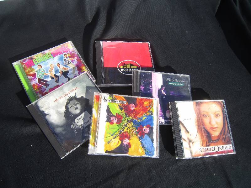 lot 723 image: Lot of CDs