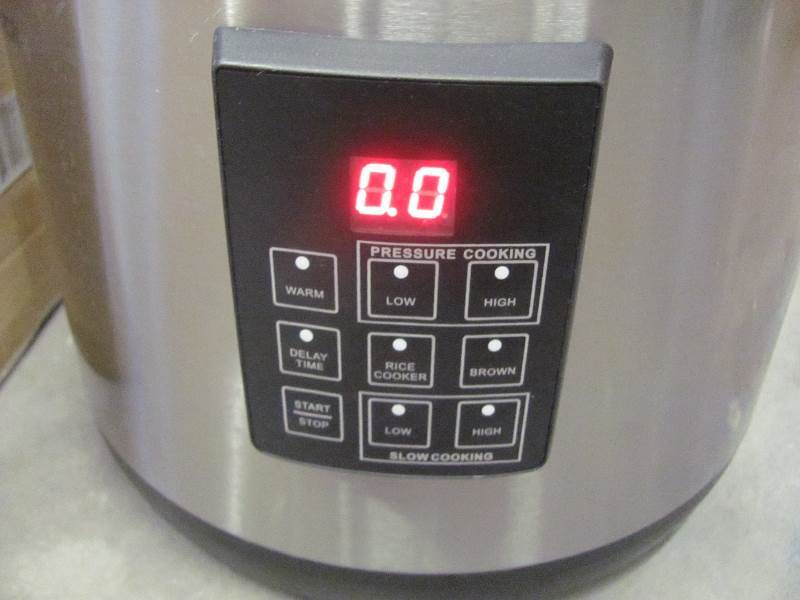 lot 8 image: Electric Pressure Cookers