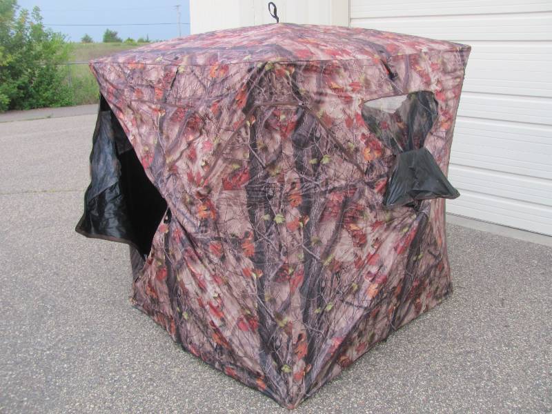 lot 22 image: Hunting Blinds