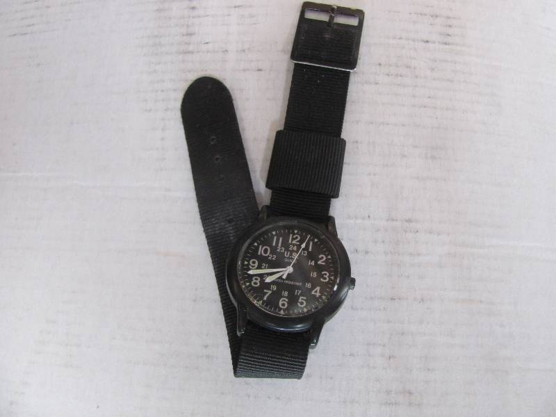 lot 35 image: Watches