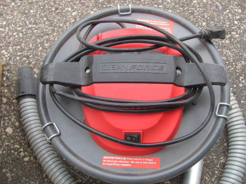 lot 36 image: Ash Vacuums