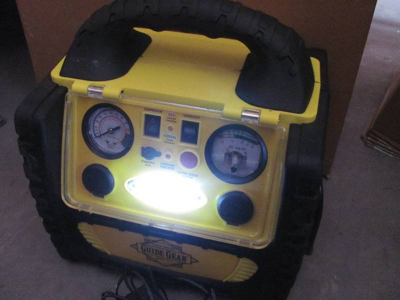 lot 37 image: Jumpstarters