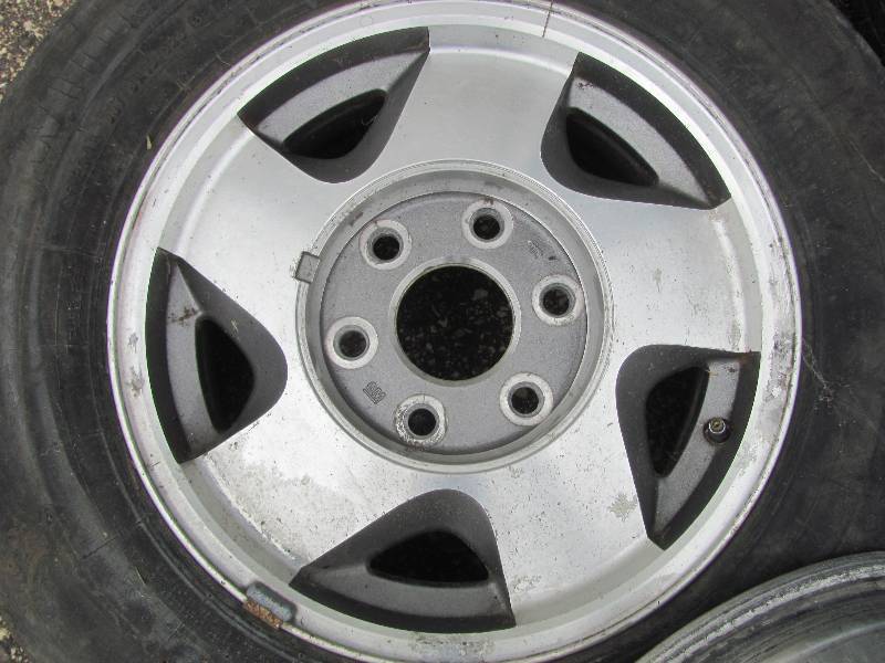 lot 75 image: Wheels