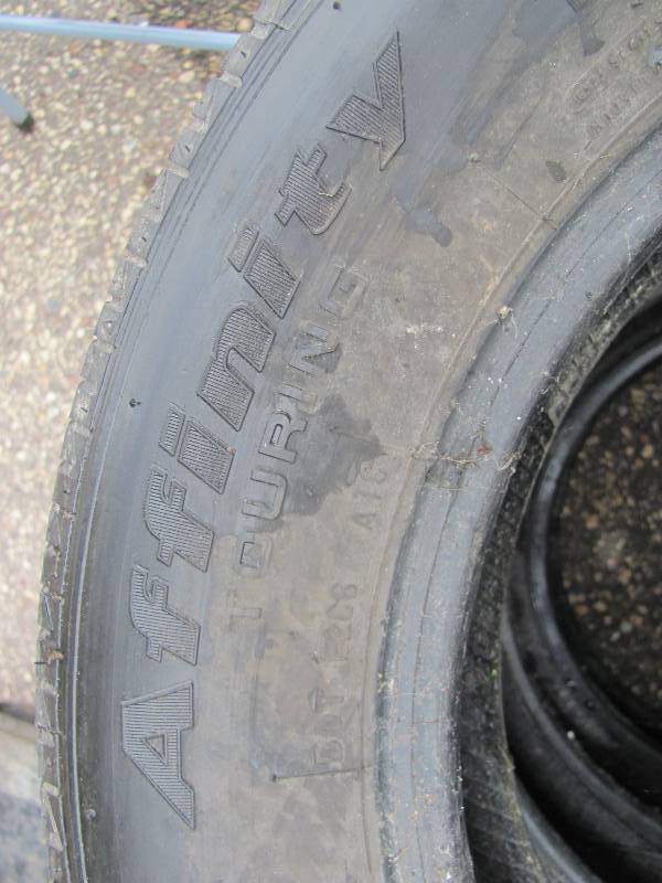 lot 76 image: Tires
