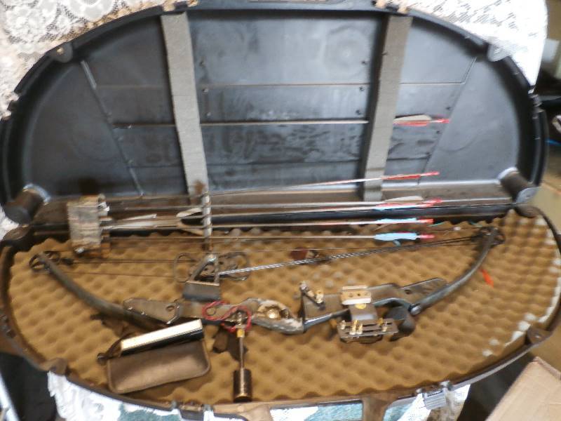 Compound Bow with Hard Plastic case