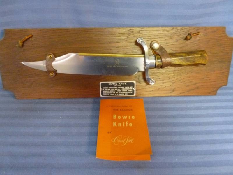 lot 6 image: Large Bowie Knife