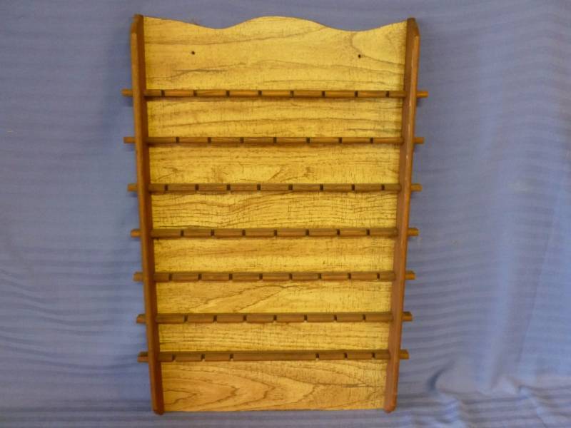 lot 25 image: Wooden Spoon Rack