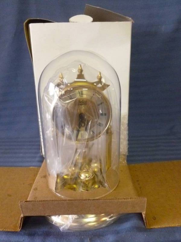 lot 28 image: Anniversary Clock