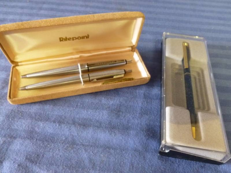 lot 42 image: Advertisement Pens