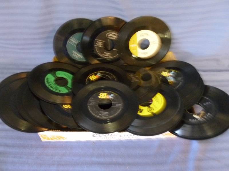 lot 78 image: Collectible 45s Records