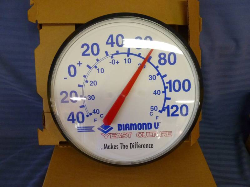 lot 83 image: Thermometer