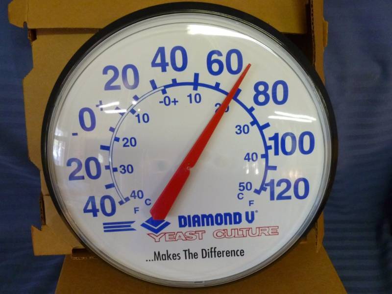 lot 85 image: Thermometer