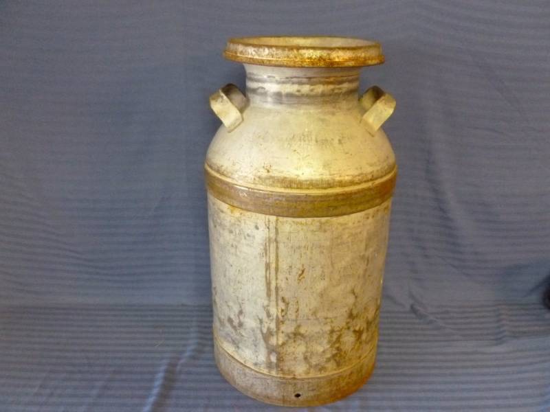 lot 91 image: Vintage Milk Can