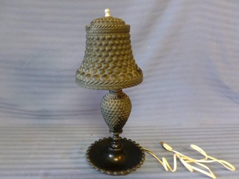 lot 141 image: Vintage Lamp