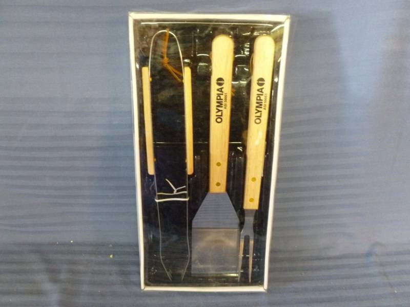 lot 156 image: Grill Set