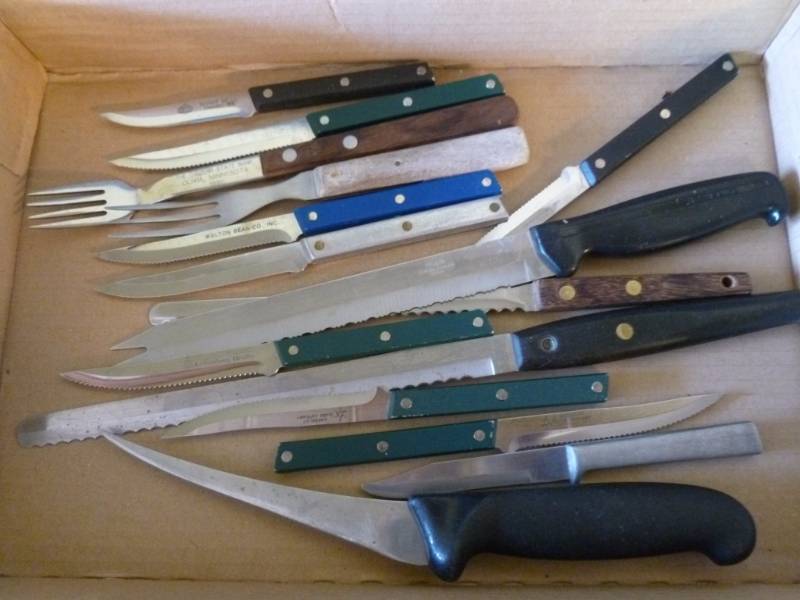 lot 163 image: Advertisement Knives