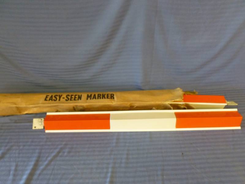 lot 178 image: Construction Reflector Marker