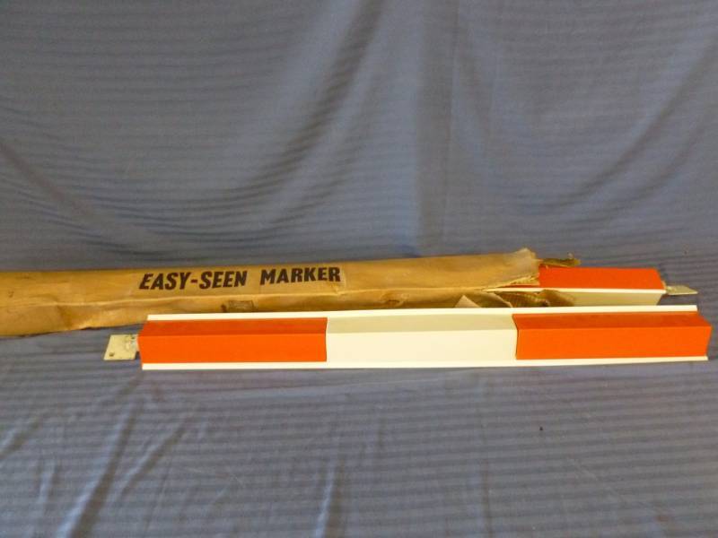 lot 180 image: Construction Reflector Marker