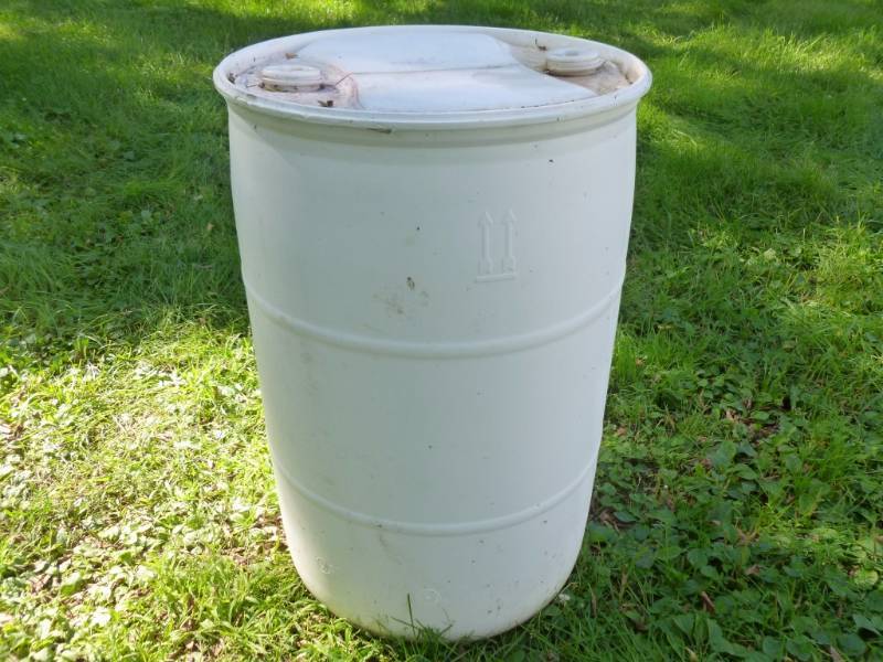 lot 206 image: Plastic Barrel