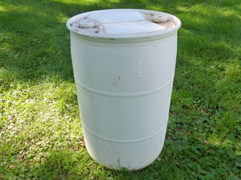 lot 207 image: Plastic Barrel