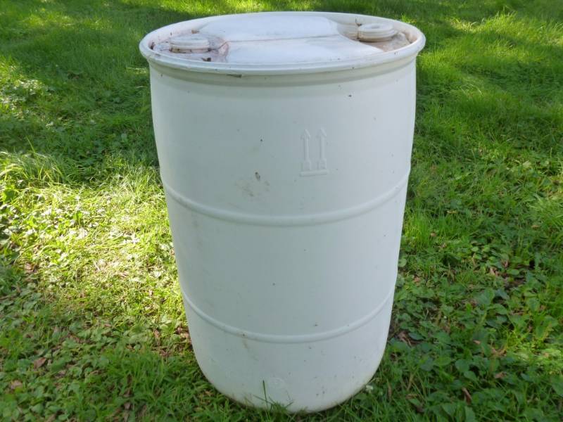 lot 210 image: Plastic Barrel
