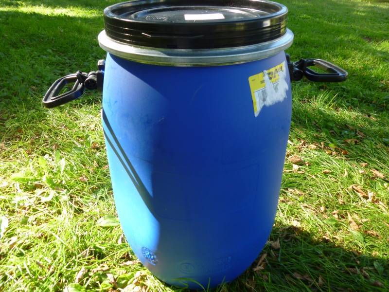 lot 212 image: Plastic Barrel