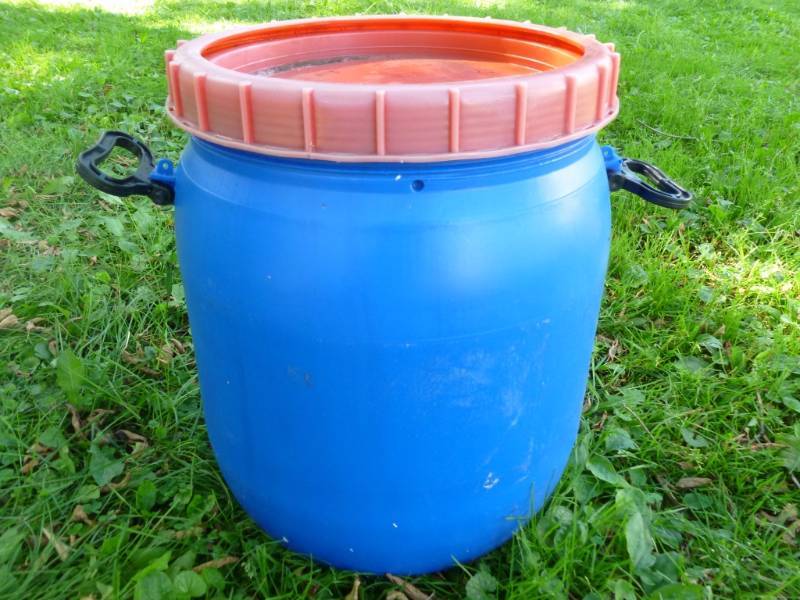 lot 214 image: Plastic Barrel