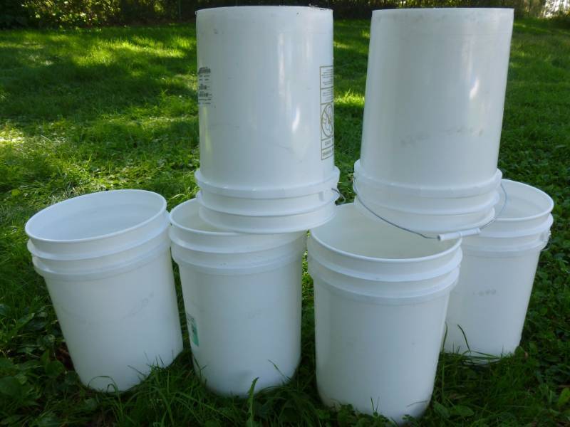 lot 224 image: Pails