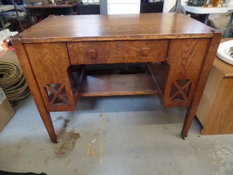 lot 2 image: Handmade Library Table