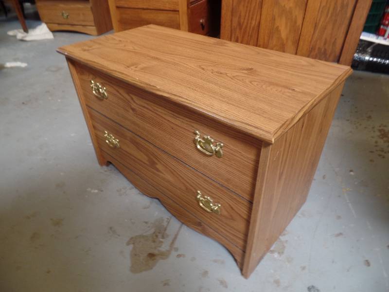 lot 10 image: Blanket Chest