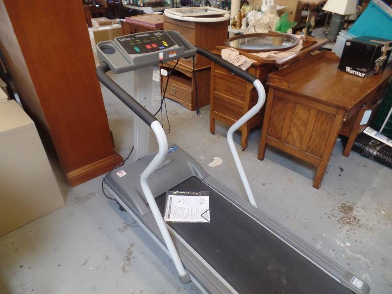 lot 16 image: Treadmill