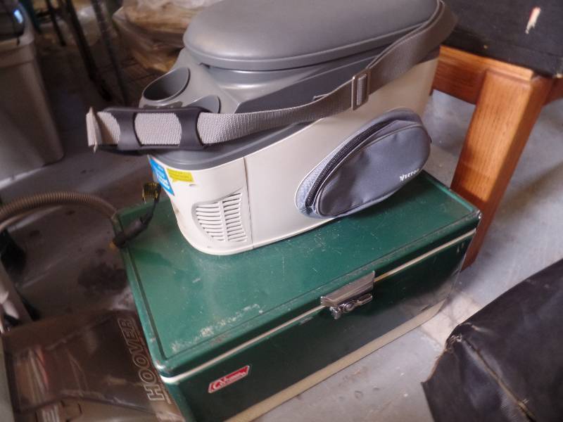 lot 21 image: Coolers