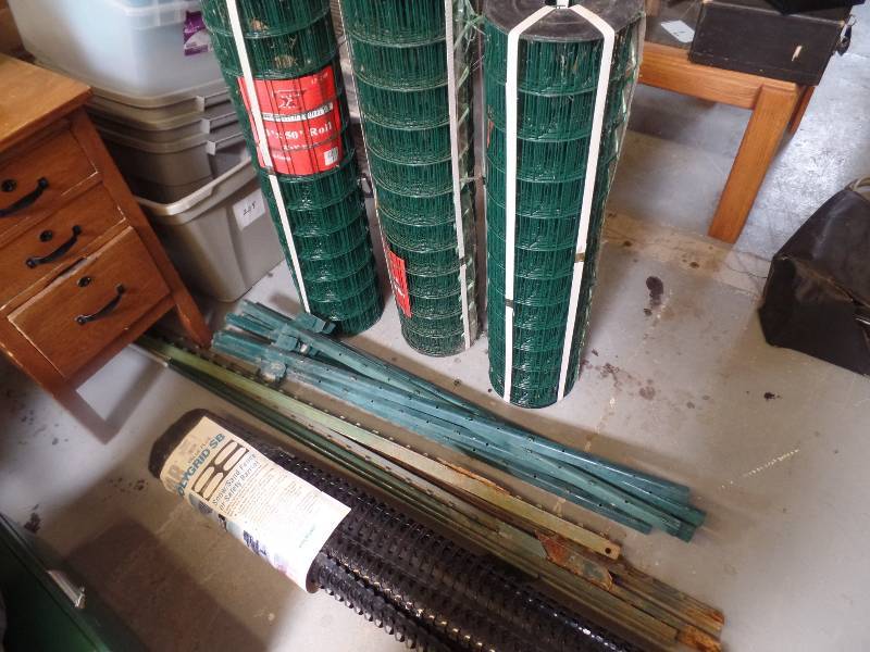 lot 22 image: Fence and Posts