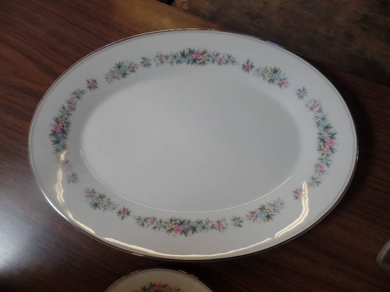lot 27 image: China
