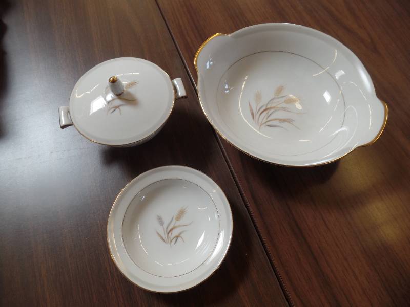 lot 28 image: China