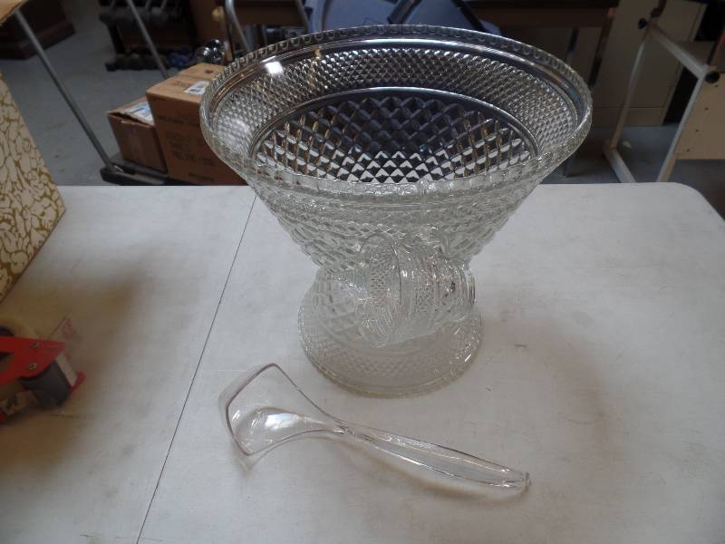lot 48 image: Punch Set