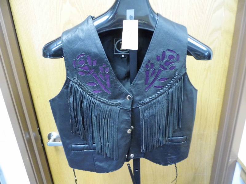 lot 7 image: Zany Womens Vest