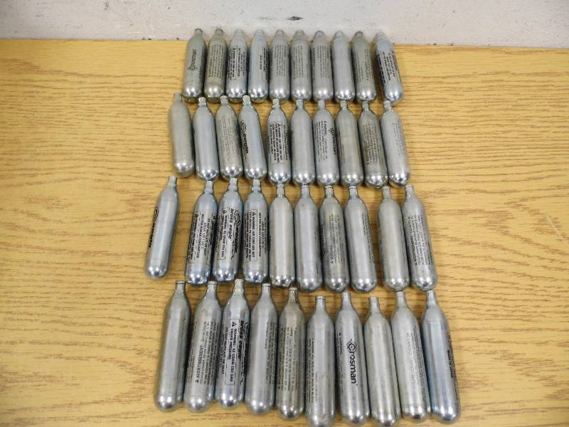 lot 31 image: 40 Crossman CO2 Canisters