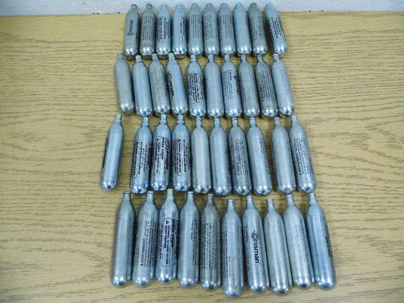 lot 32 image: 40 Crossman CO2 Canisters