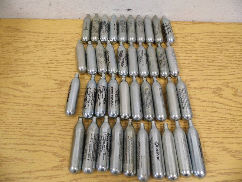 lot 33 image: 40 Crossman CO2 Canisters
