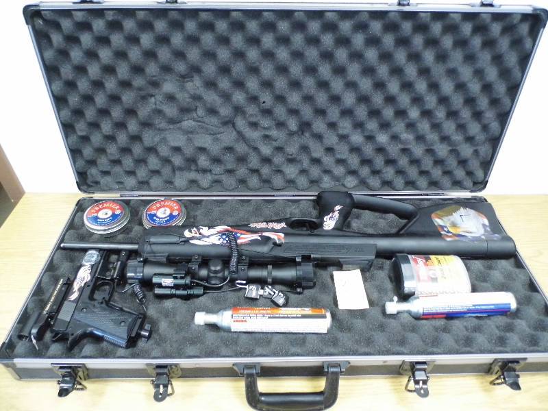 lot 38 image: Guide Series Case with Rifle & Pistol
