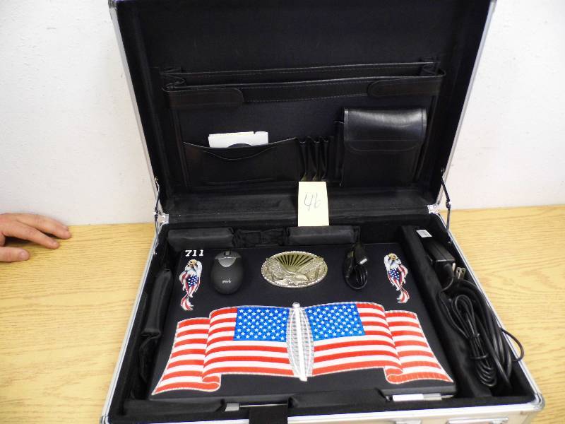 lot 46 image: Compaq Laptop with Case
