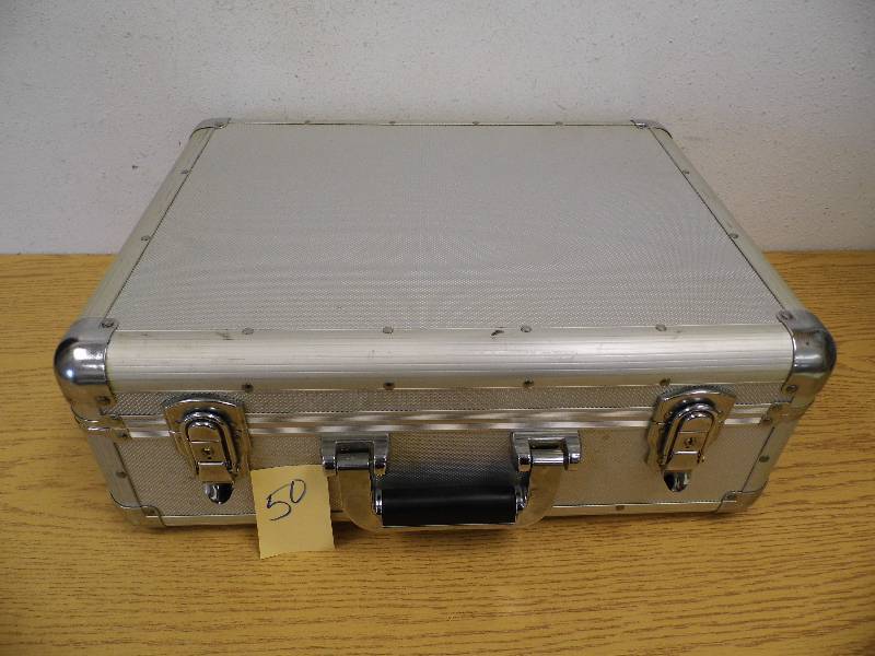 lot 50 image: Case